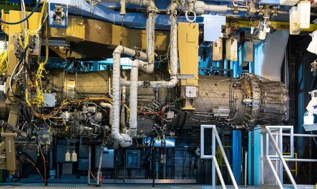 A Pratt & Whitney F135 engine mounted in a sea-level test cell at Arnold Engineering Development Complex
