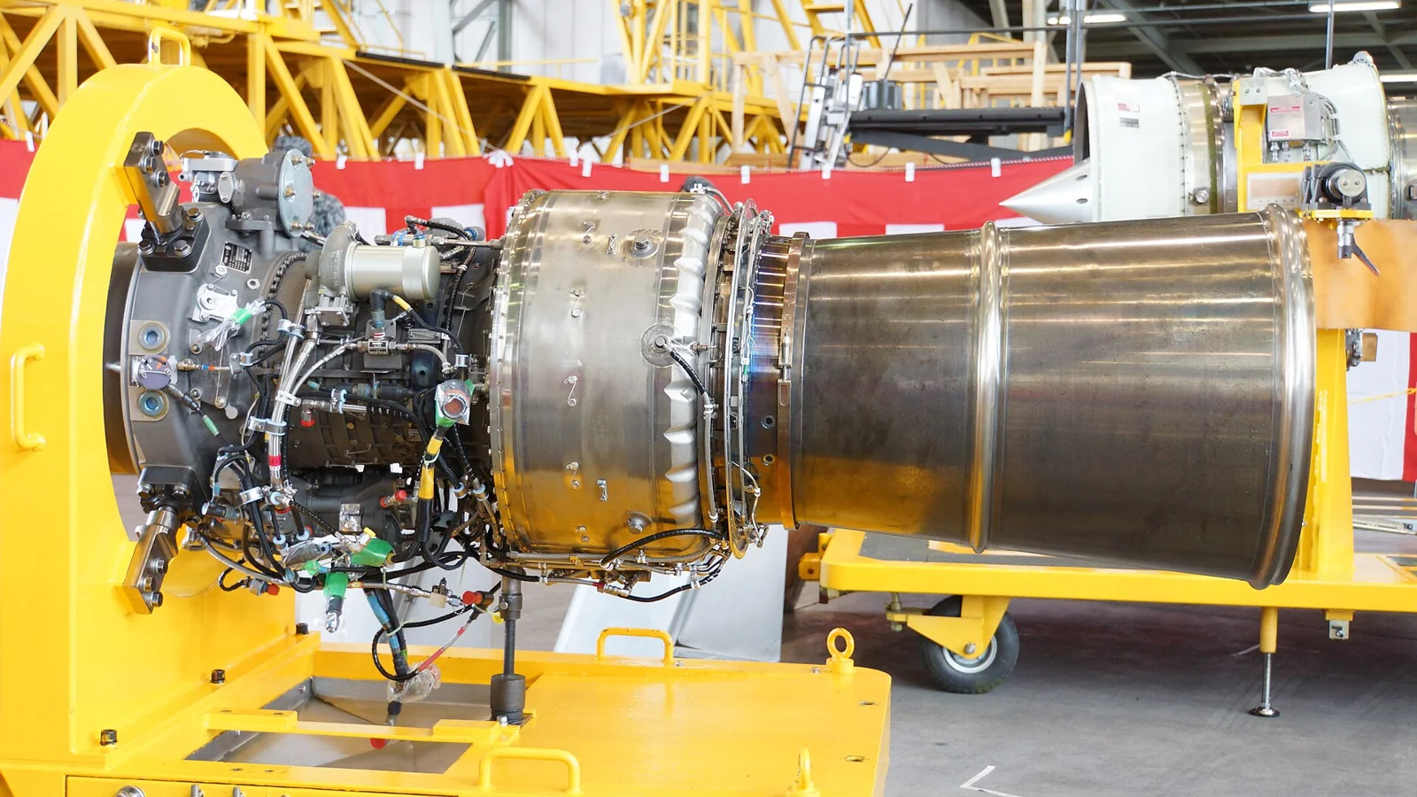 A Kawasaki-Honeywell T55-K-712 turboshaft engine on display