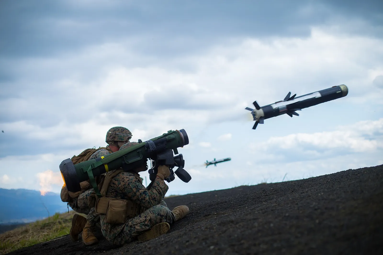 Marines firing an FGM-148 Javelin anti-tank missile during a live-fire rehearsal at Camp Fuji, Japan